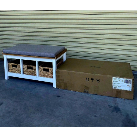 385245 : Băng Ghế Dài Lót Nệm + 3 Hộp Lục Bình Đang Lưu Trữ